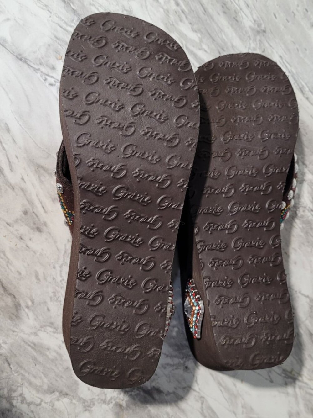 Grazie Sandals Womens Size 7.5 Brown Rhinestone Platform Wedge Thong Flipflop - Picture 10 of 11